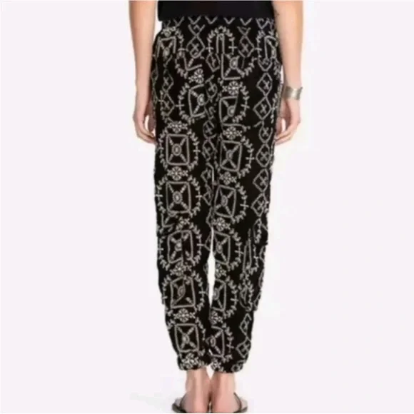 Johnny Was Peaches All Over Embroidered Pants Joggers Pete & Greta (size M) - Picture 4 of 13